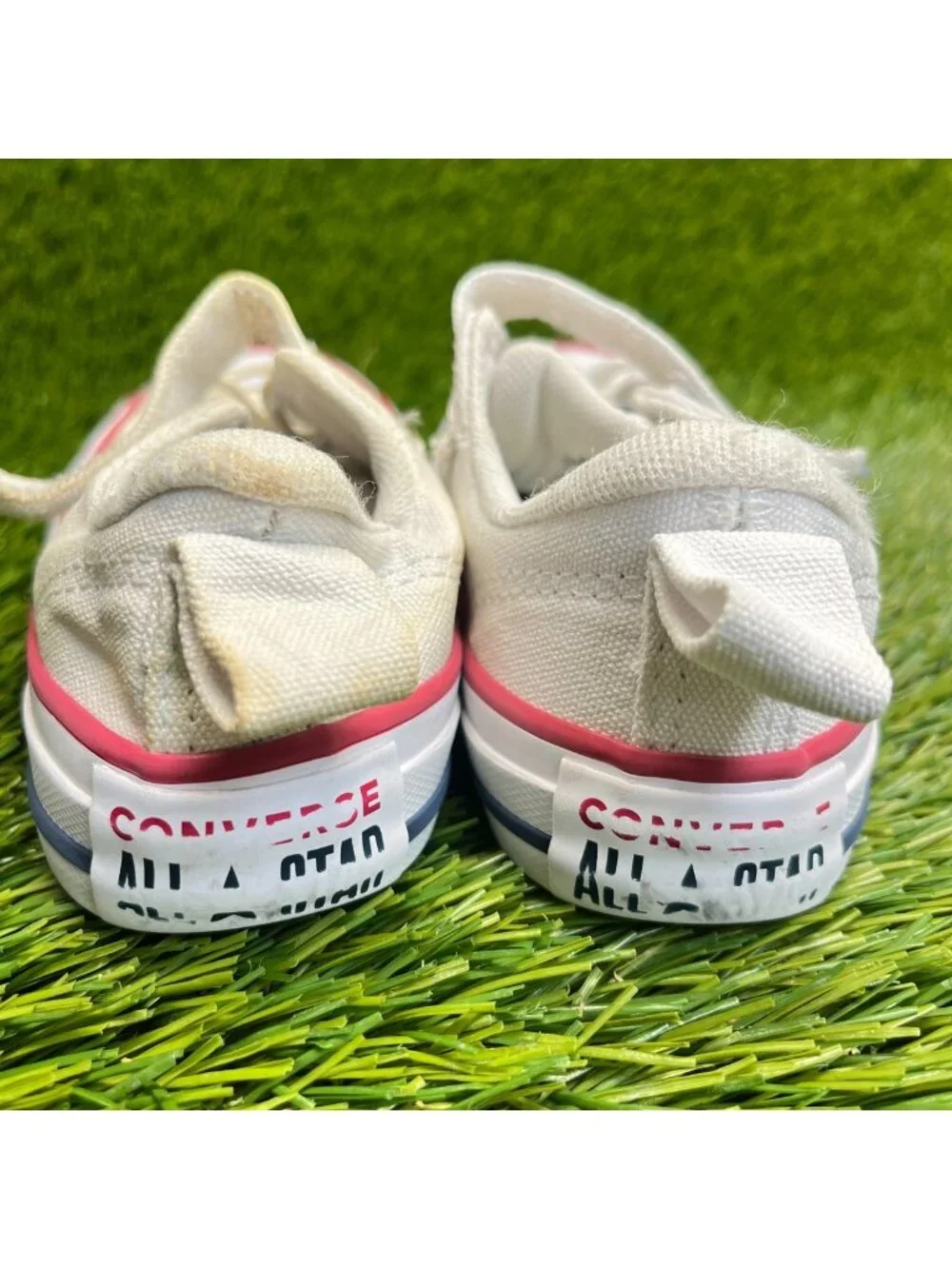 Converse Chuck Taylor All Star Boys Size 11C White Red Athletic Shoes Sneakers